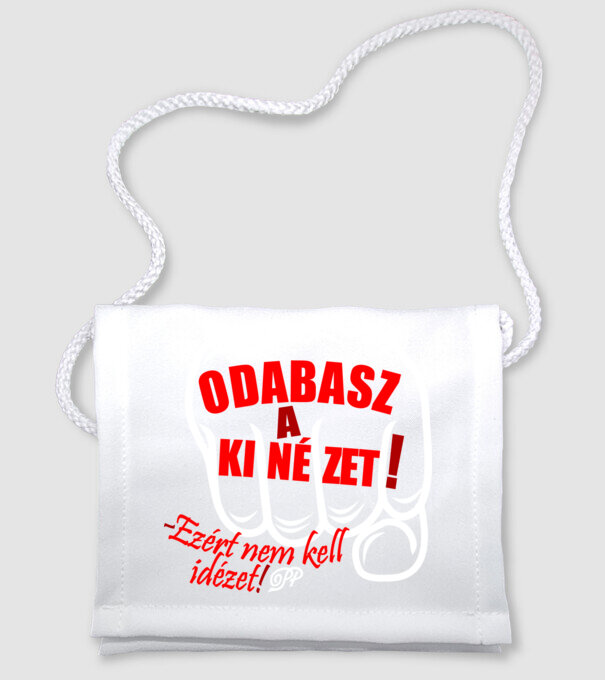  minta fehér pólón