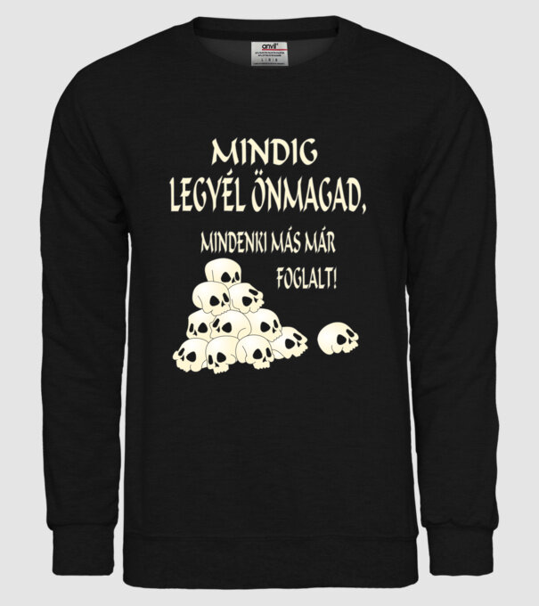  minta fekete pólón