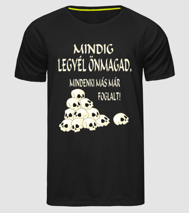  minta fekete pólón