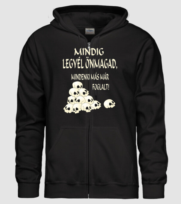  minta fekete pólón