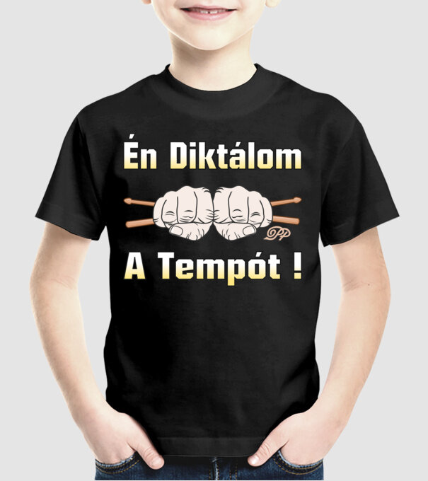  minta fekete pólón