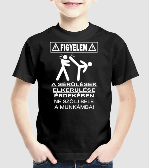  minta fekete pólón