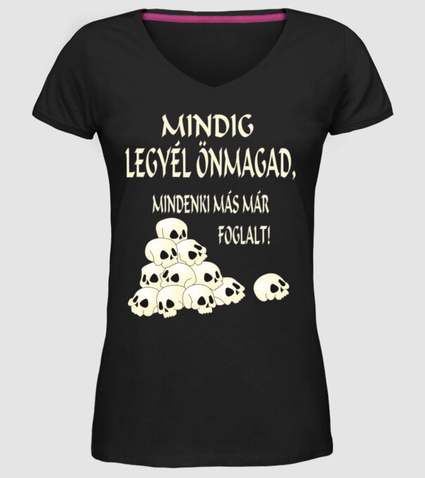  minta fekete pólón