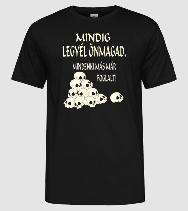  minta fekete pólón