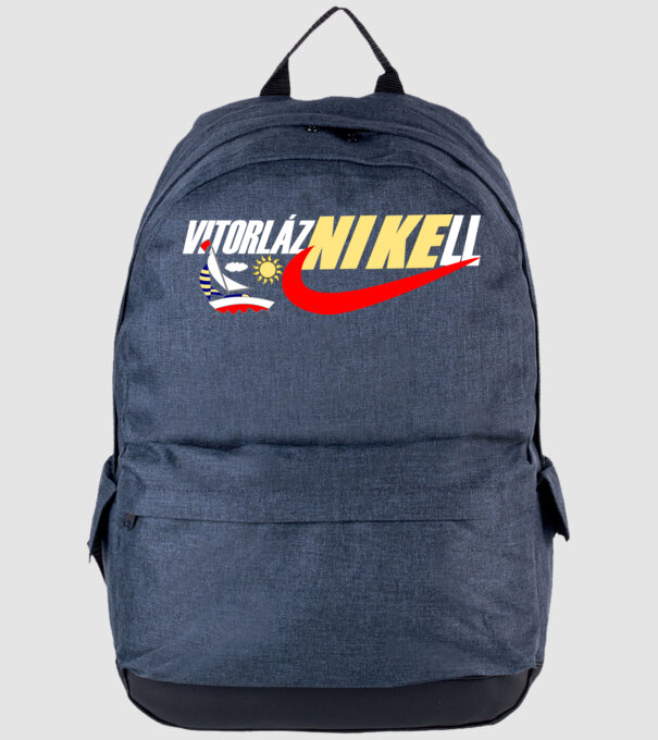  minta farmerkék pólón