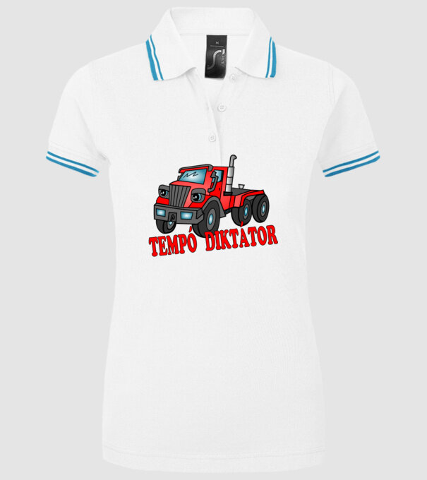  minta fehér pólón