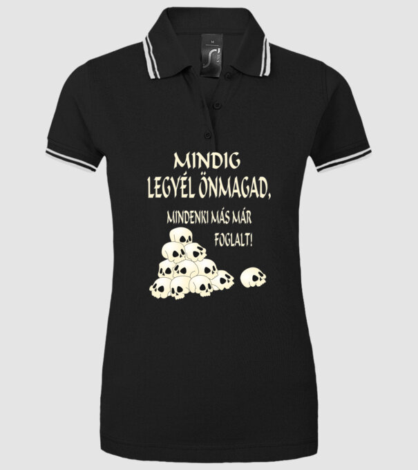  minta fekete pólón