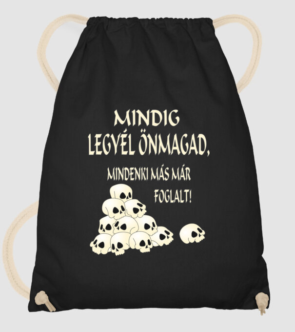  minta fekete pólón
