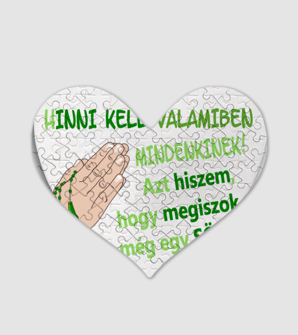  minta fehér pólón