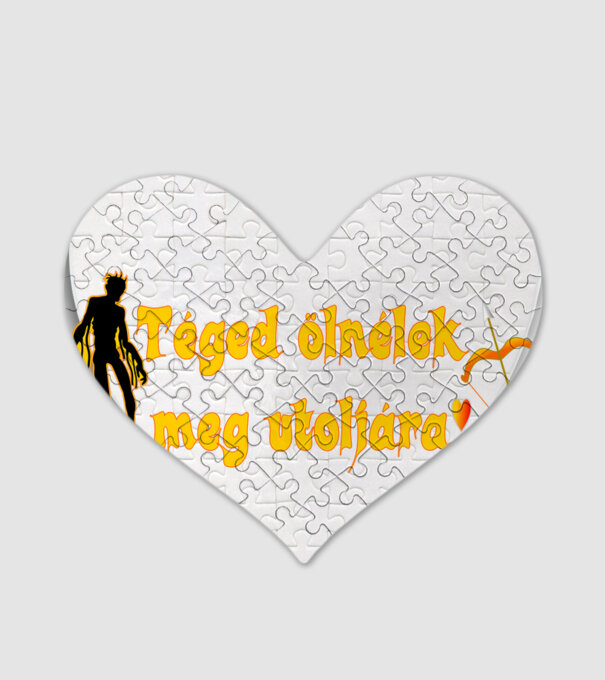  minta fehér pólón